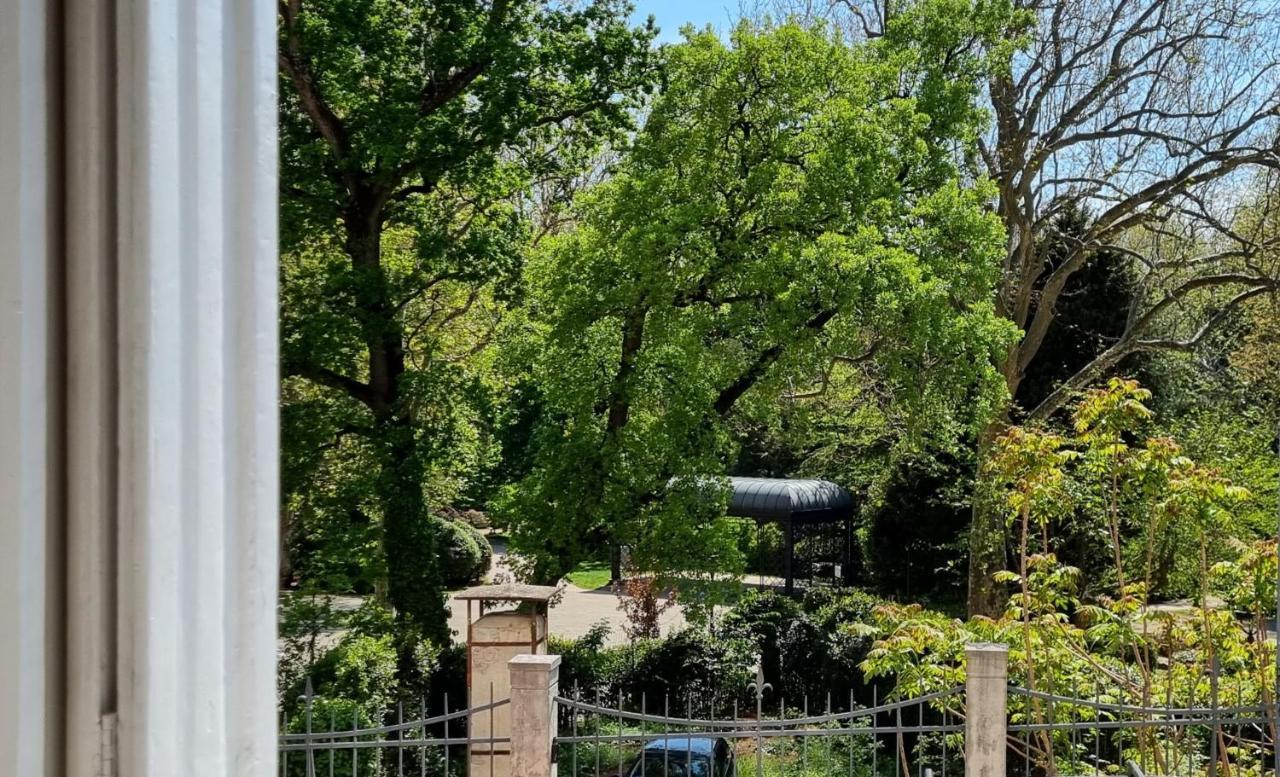 Central Park In Триест Екстериор снимка